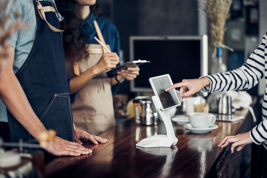 6 Ways Restaurants Improve Workflow With Digital Systems