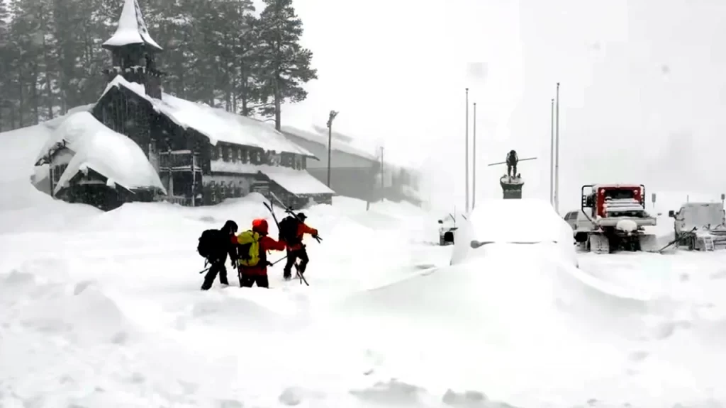 6 backcountry skiers rescued, 9 still missing after avalanche near Lake Tahoe
