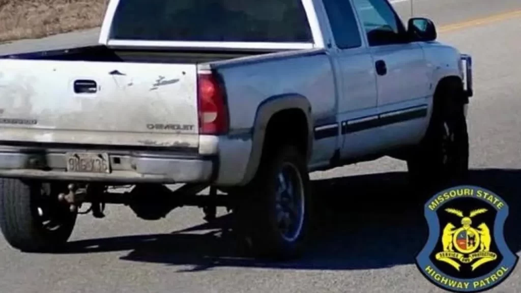 Manhunt underway after deputy killed in Missouri