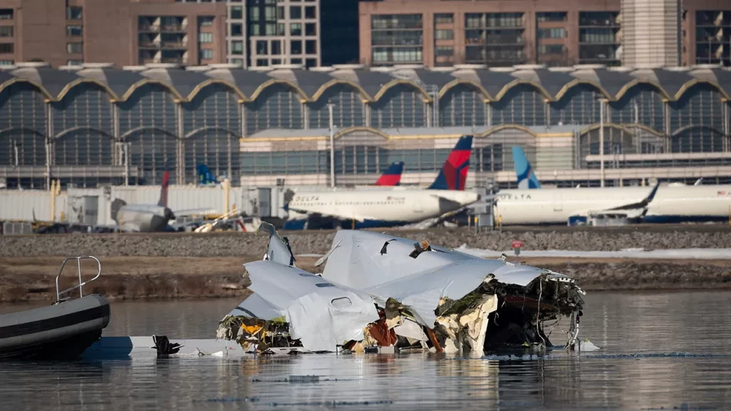 Reagan National controller says safety warnings were ignored for years