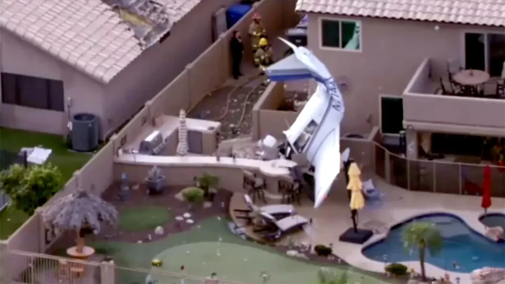 3 injured after small plane crashes into Phoenix home near airport