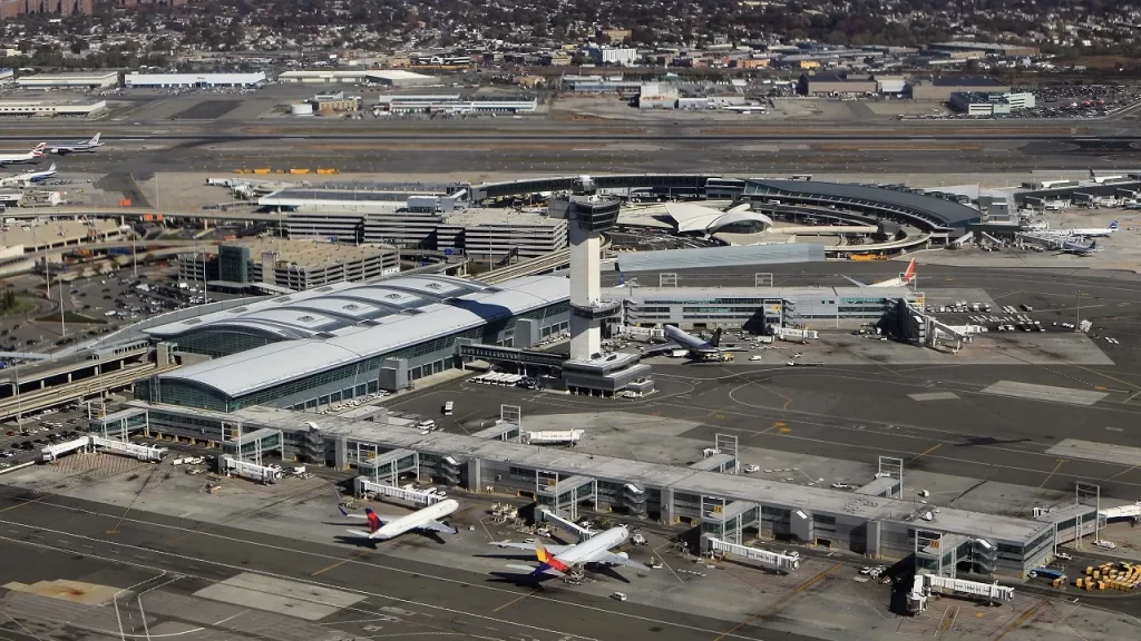 FAA investigates near miss between 2 commercial jets approaching JFK