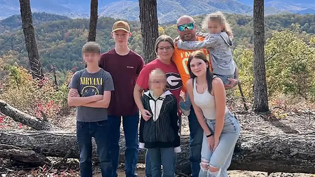 Prosecutors seek to jail teen charged in Carnival cruise ship murder case