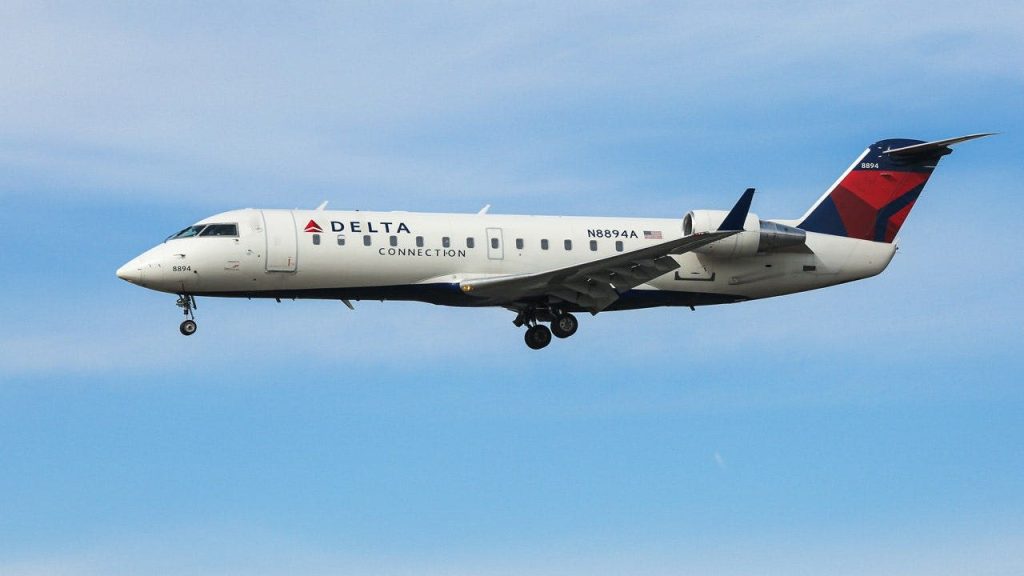 Delta flight and Cirrus SR22 come within 500 feet of each other at JFK
